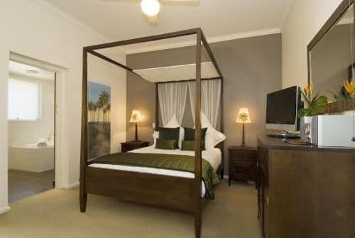 Deluxe Suite with Spa Bath
