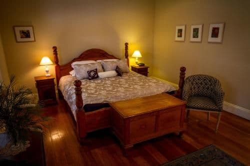 Deluxe King Room - Rose Room