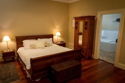 Deluxe King Room - Provincial