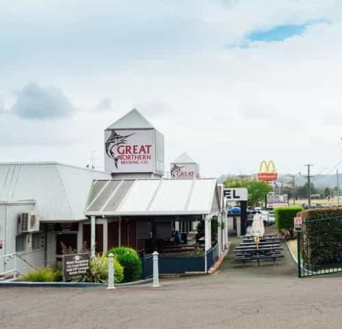 The Oaks Hotel Motel