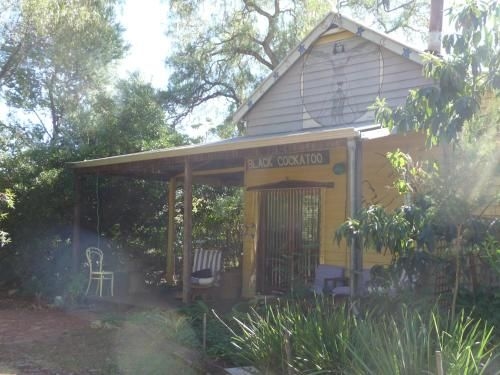 Black Cockatoo Lodge0