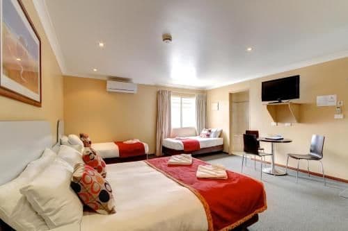 Deluxe Family Room