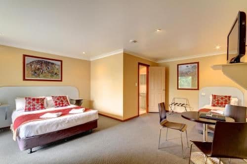 Deluxe Room (2 Adults + 1 Child)