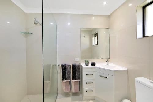 Deluxe Three-Bedroom Apartment