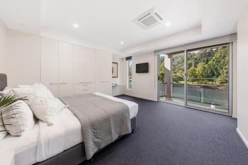 Five-Bedroom Holiday Home