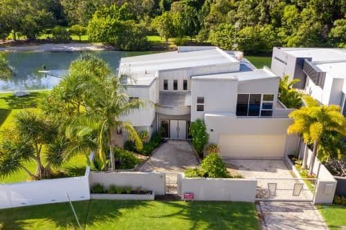 Five-Bedroom Holiday Home