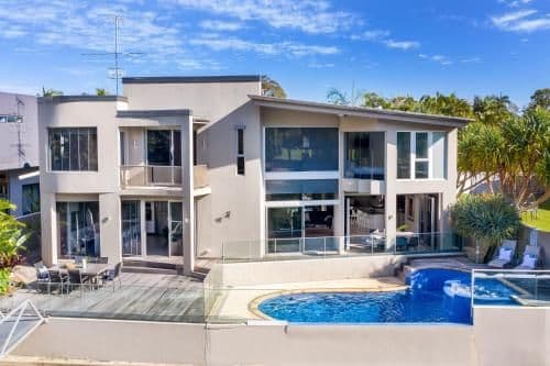 Five-Bedroom Holiday Home