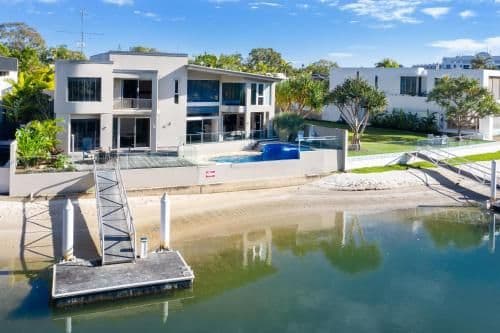 Five-Bedroom Holiday Home