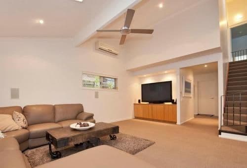 Five-Bedroom Holiday Home