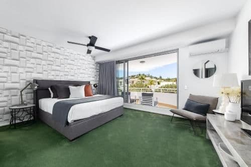 Three-Bedroom Apartment - Beach Front