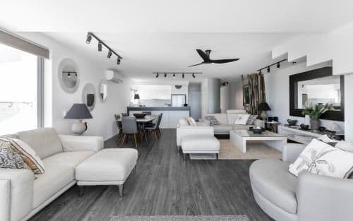 Three-Bedroom Apartment - Beach Front