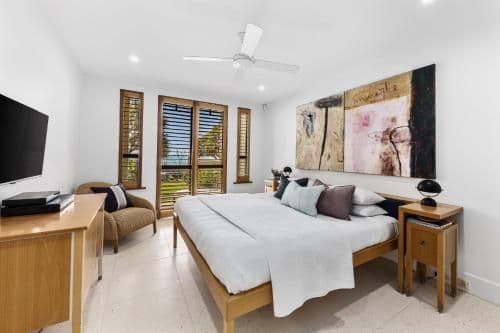 Four-Bedroom Apartment #3