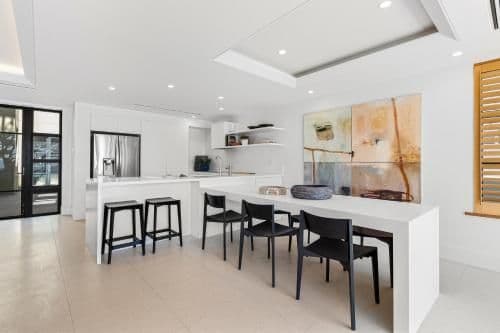 Four-Bedroom Apartment #3