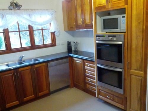 Cedar Cottages Blackmans Bay4