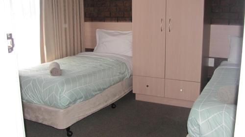 Bristol Hill Motor Inn & Peppa's Licensed Restaurant4