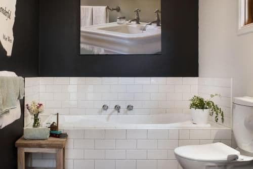 Queen Room with Spa Bath 2