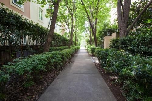 Boutique Stays - Wellington Mews, Apartment in East Melbourne4