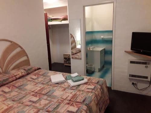 Quadruple Room with Private Bathroom