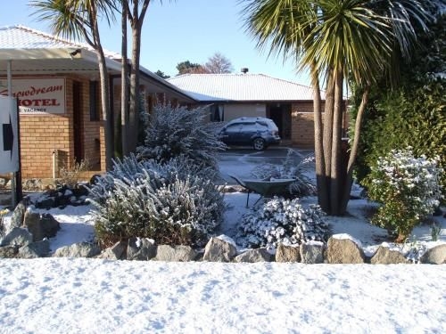 Snowdream Motel0