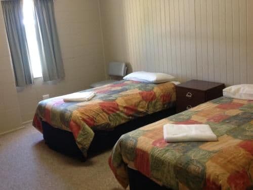 Budget Twin Room with Shared Bathroom