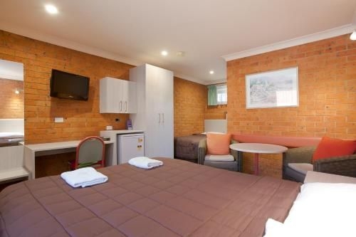 แซฟไฟร์ ปาล์มส โมเต็ล (Sapphire Palms Motel)2