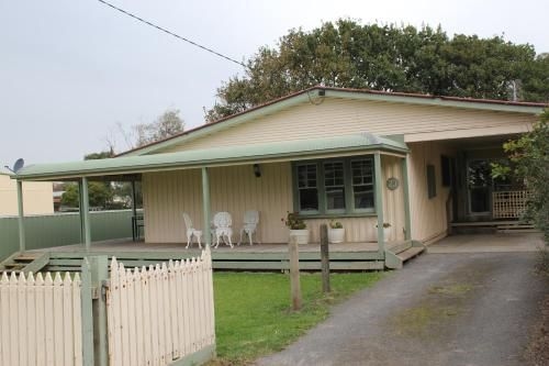 Beach Holiday Cottage2