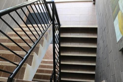 Deluxe Queen Room Accessible Via Stairs