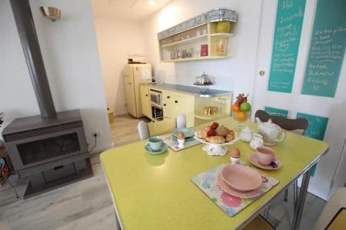 Deluxe Double Room - Romantic Retro