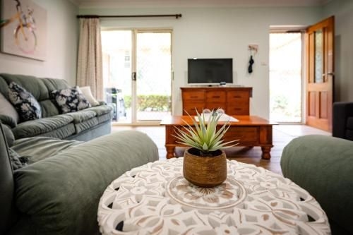Alarks Nest Bed and Breakfast2