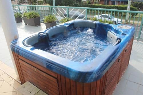 Queen Room with Hot Tub