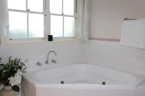 Superior Queen Room with Spa Bath and Patio