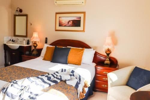 Deluxe Queen Room