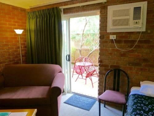 Twin Room with Spa Bath and Courtyard