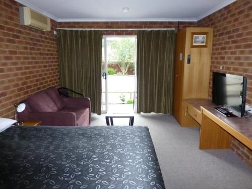 Inverloch Central Motor Inn3