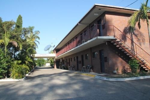 Centenary Motor Inn2