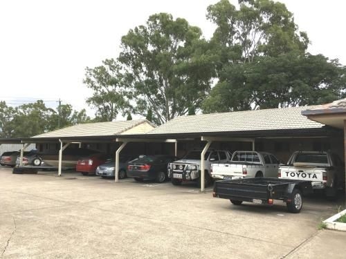 Centenary Motor Inn3