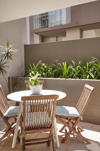 Stylish Manly Studio With BBQ Terrace and Parking3