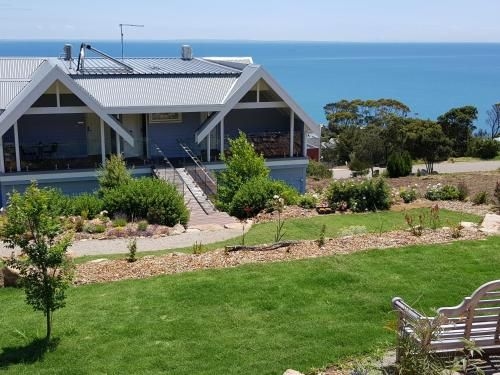 Sapphire Shores Luxury Retreat1