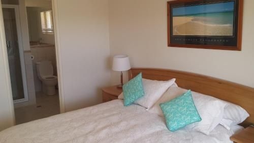 Alexander Drive B & B0