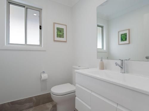 'Birubi Breezes', 2/7 Fitzroy St - Large Duplex with Air Conditioning, WIFI & only 5 minute walk to the beach (Birubi Breezes)4