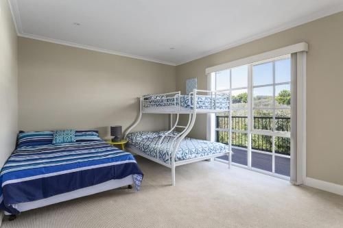 Ocean Breeze Retreat - with spa and space2