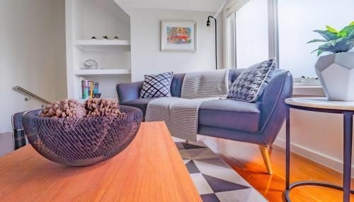 Bayview Loft0