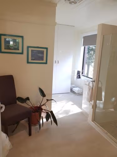 Deluxe Queen Suite