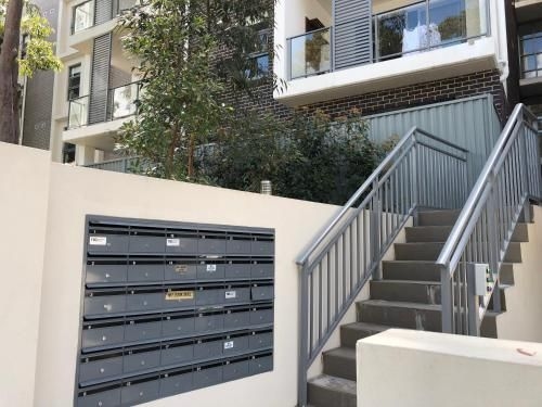Exquisite Family Home +Parking, Close to CBD2