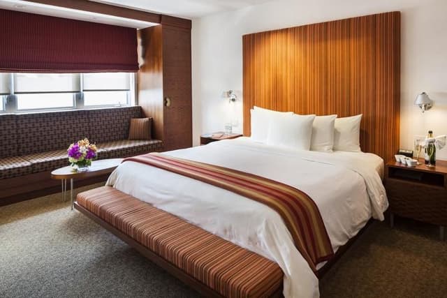 DOUBLE KING SIZE BED