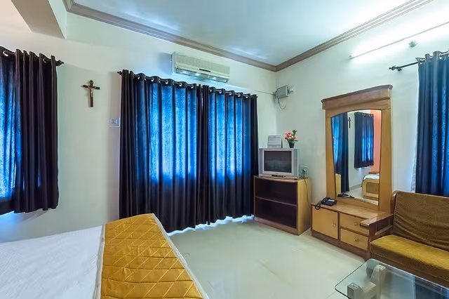 Double or Twin DELUXE WITH AIR CONDITIONING