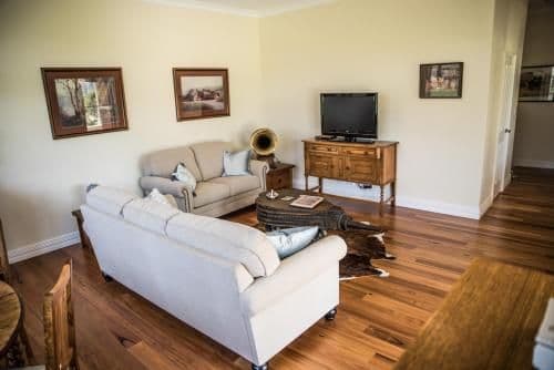 Deluxe Queen Room with Garden View