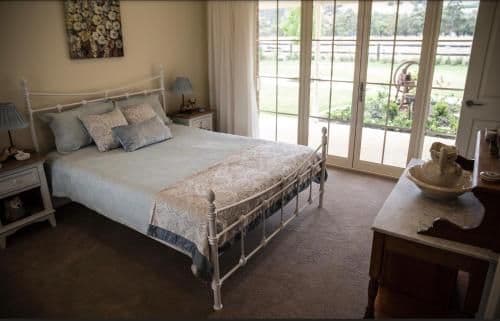 Deluxe Queen Room with Garden View