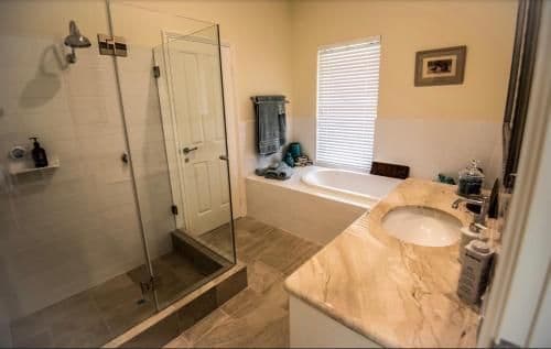 Deluxe Queen Room with Garden View