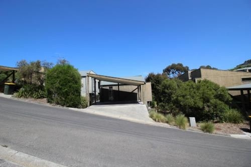 Lorne Holiday House2